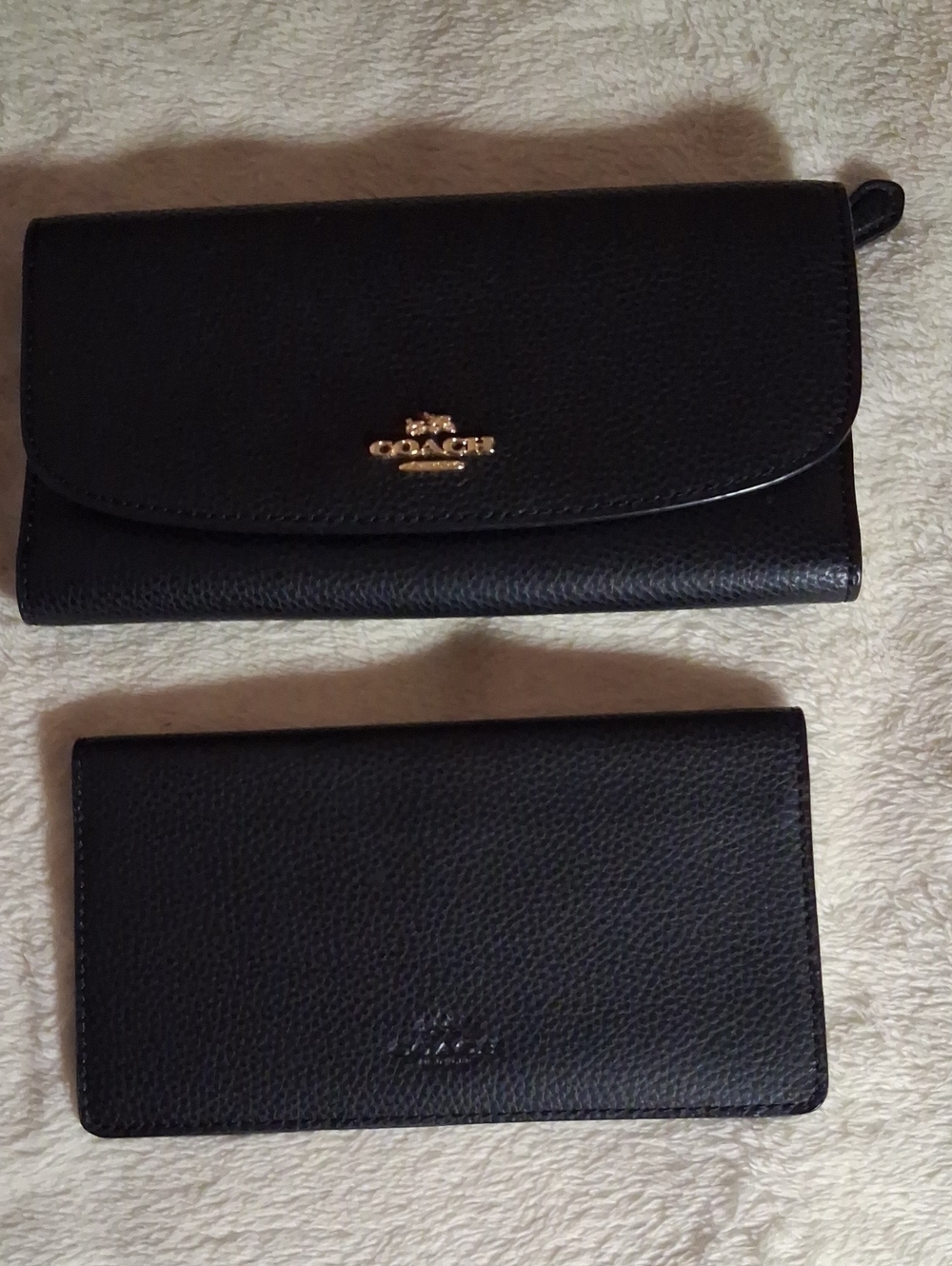 Coach Black Pebbled Leather Continental Clutch Wallet & Gold Logo! LIKE NEW!